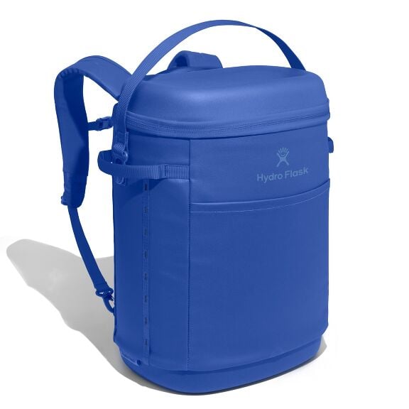 carryouttm-backpack-22-l-b8 18pco382_carryout_backpack_22l_capri_blue_angled_1.jpg