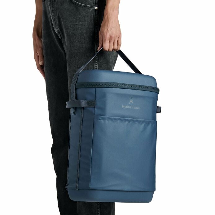 carryouttm-backpack-22-l-b8 250815_hydro_s26_hb_14597_6.jpg