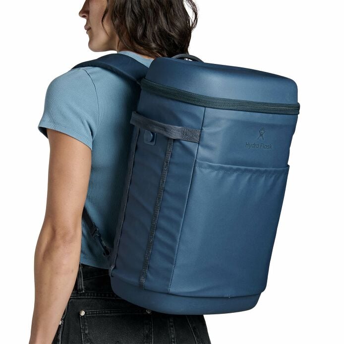 carryouttm-backpack-22-l-b8 250815_hydro_s26_hb_14605_7.jpg