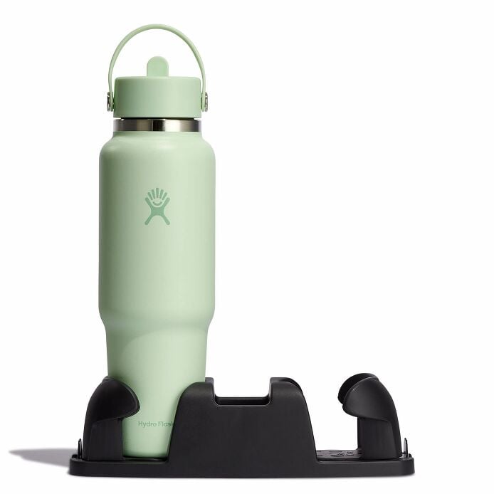 40-oz-travel-bottle-with-flex-straw-cap-p0 aloe-travel-bottle-in-cuplholder_3_3_1.jpg