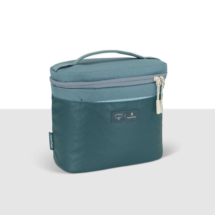 osprey-axis-x-hydro-flask-campus-essentials-bundle-g0 axisxhydroflask_s26_detail1_cascadeblue_10007249_1.jpg