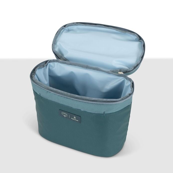 osprey-axis-x-hydro-flask-campus-essentials-bundle-g0 axisxhydroflask_s26_detail2_cascadeblue_10007249_1.jpg