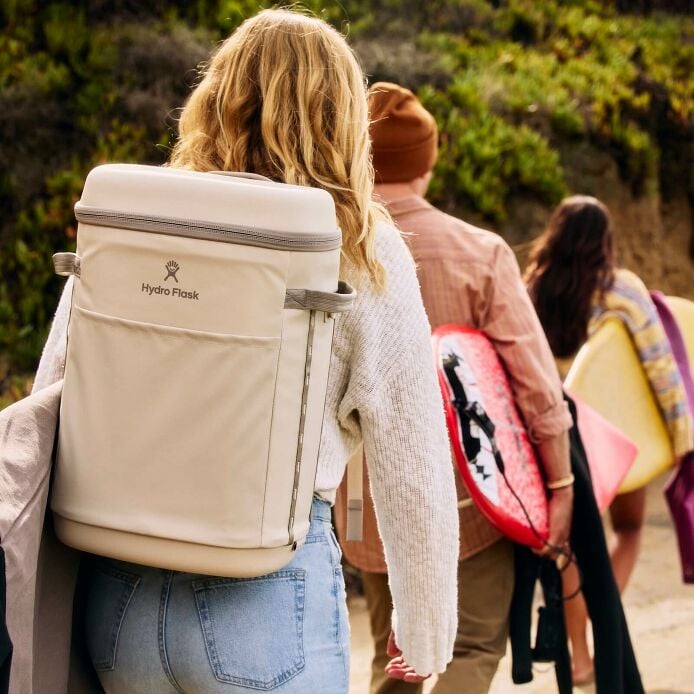 carryouttm-backpack-22-l-b8 hf_carryout_bouwer_d1_l1_torrey_pines_lifestyle_0974_2.jpg