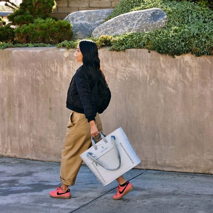 carryouttm-soft-cooler-tote-20-l-j5 hf_carryout_bouwer_d2_l1_stone_steps_0066_1.jpg
