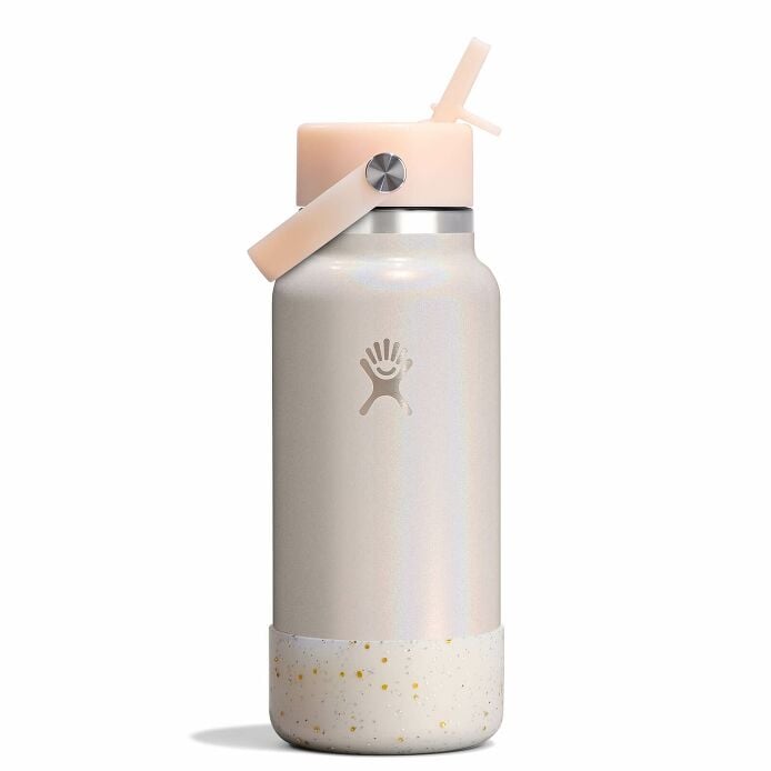 medium-boot-f9 le-f25w32-g-32-oz-wide-flex-straw-cap-glimmer-cream-straight-withboot_1_1_1.jpg
