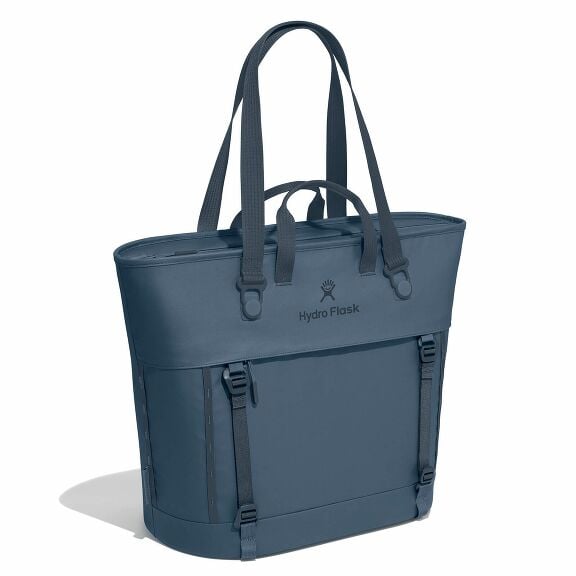 carryouttm-soft-cooler-tote-30-l-n2 maxiit384-carryout-tote-30l-harbor-blue-angled_1_1.jpg